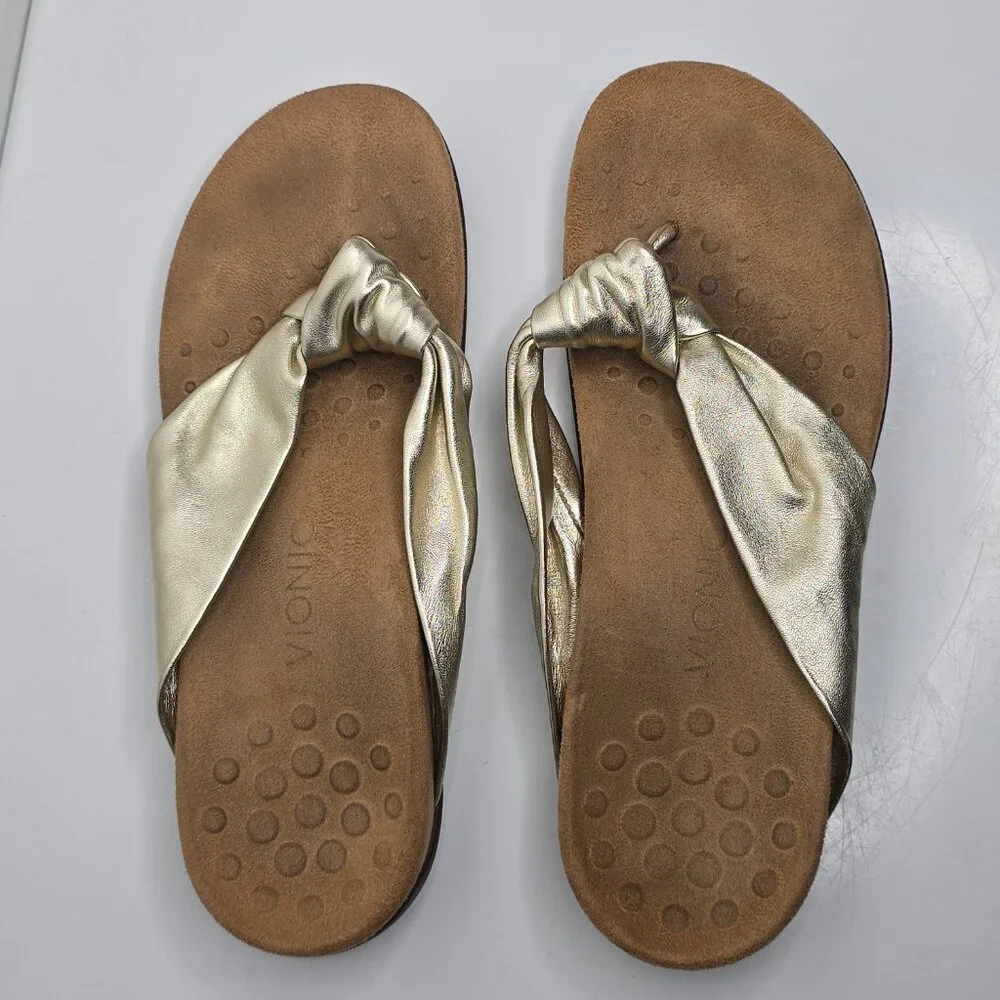 Vionic Womens Pippa Size 9.5 Gold Sandals Orthotic‎ Thong Slip On Comfort